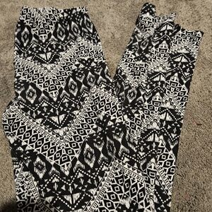 No Boundaries Geometric Black and White Leggings